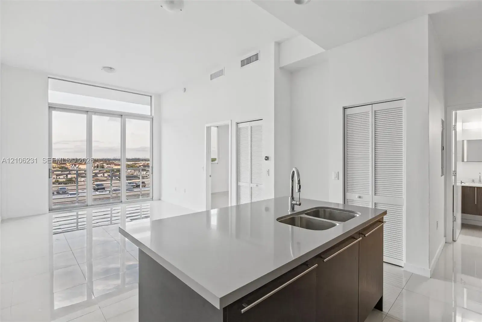 1 bedroom 1 bath Residential for sale at 7875 NW 107th Ave # 802, Doral FL 33178