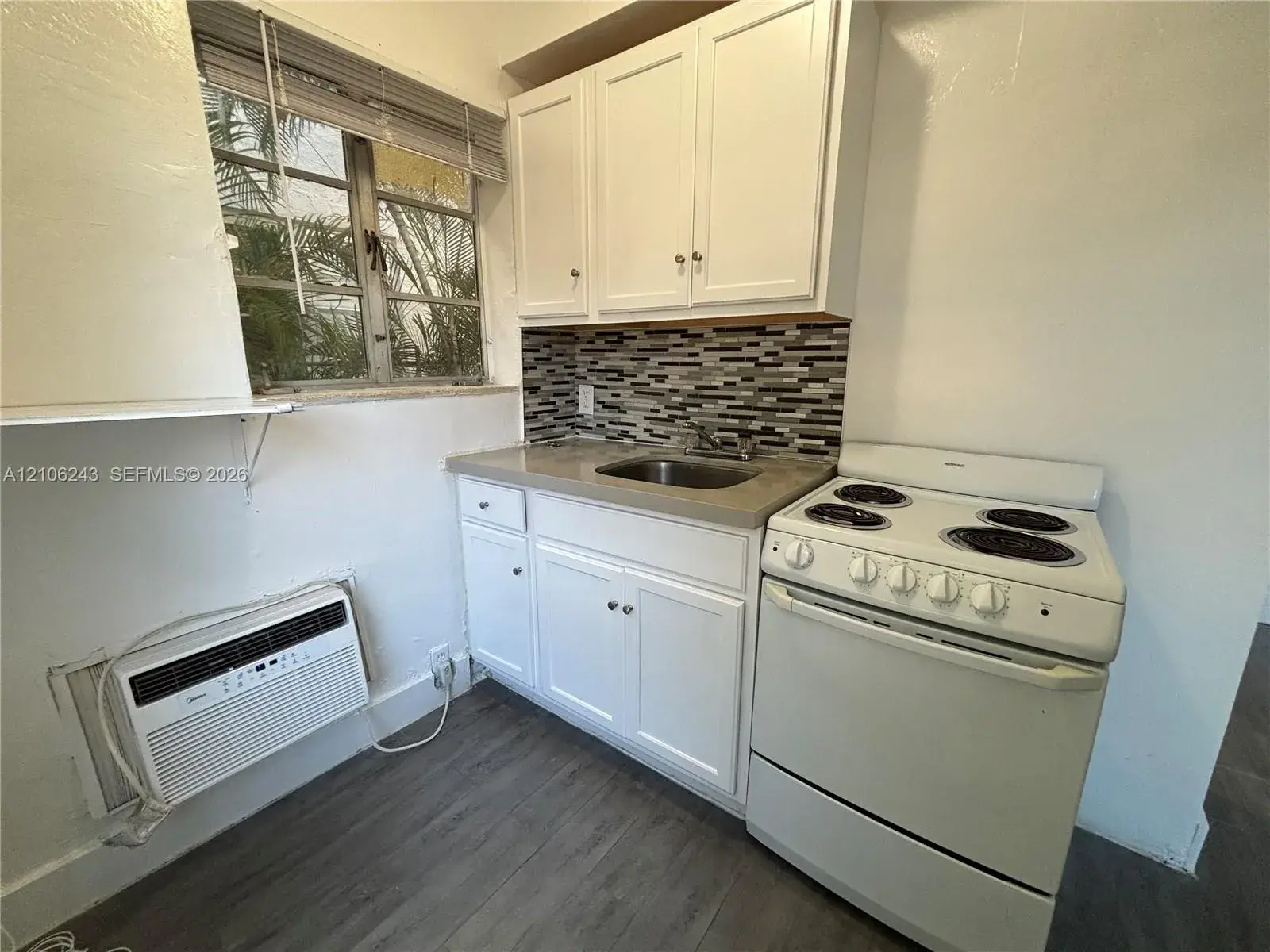 1843 Dewey St # 124, Hollywood FL 33020