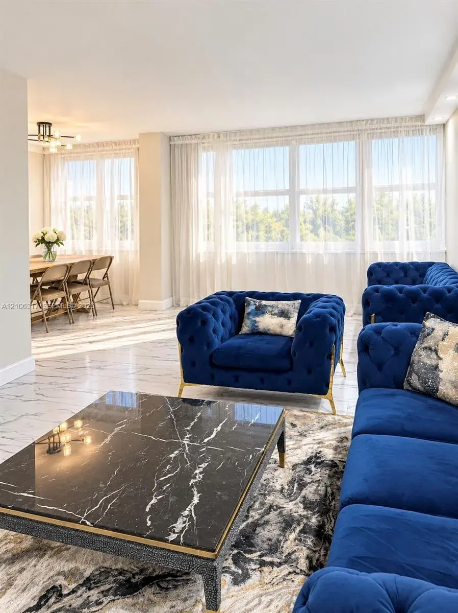 1 bedroom 1 bath Residential for sale at 251 174th St # 1415, Sunny Isles Beach FL 33160