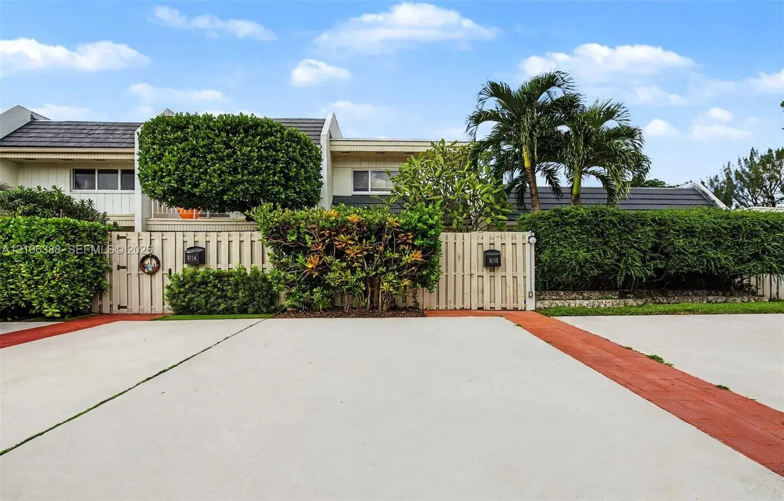 2 bedroom 2 bath Residential for sale at 8110 SW 82nd Ct, Miami FL 33143