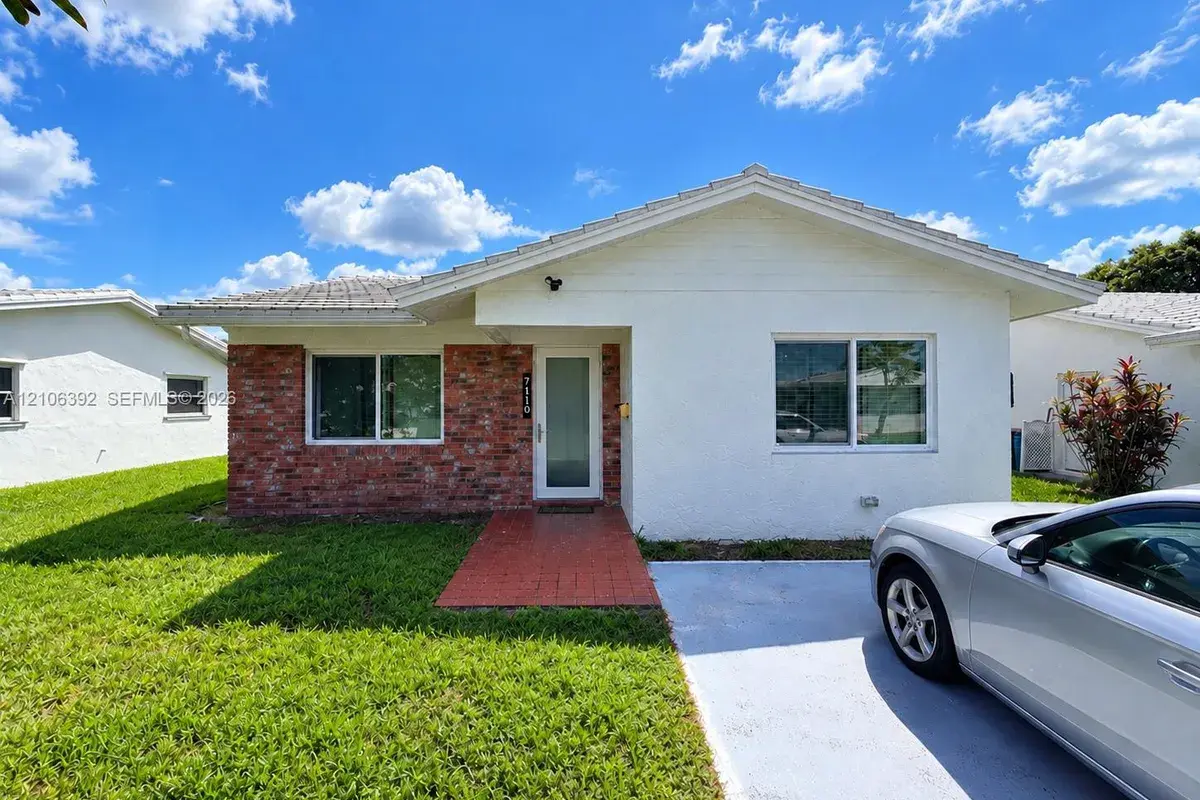 7110 NW 66th Ter, Tamarac FL 33321