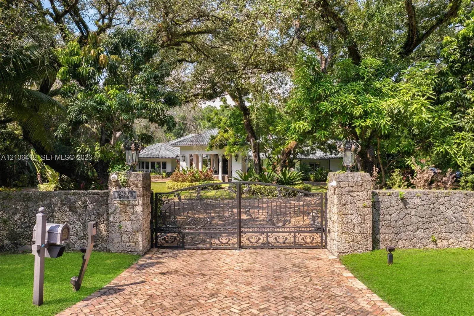 6 bedroom 6 bath Residential for sale at 9400 Old Cutler Rd, Coral Gables FL 33156