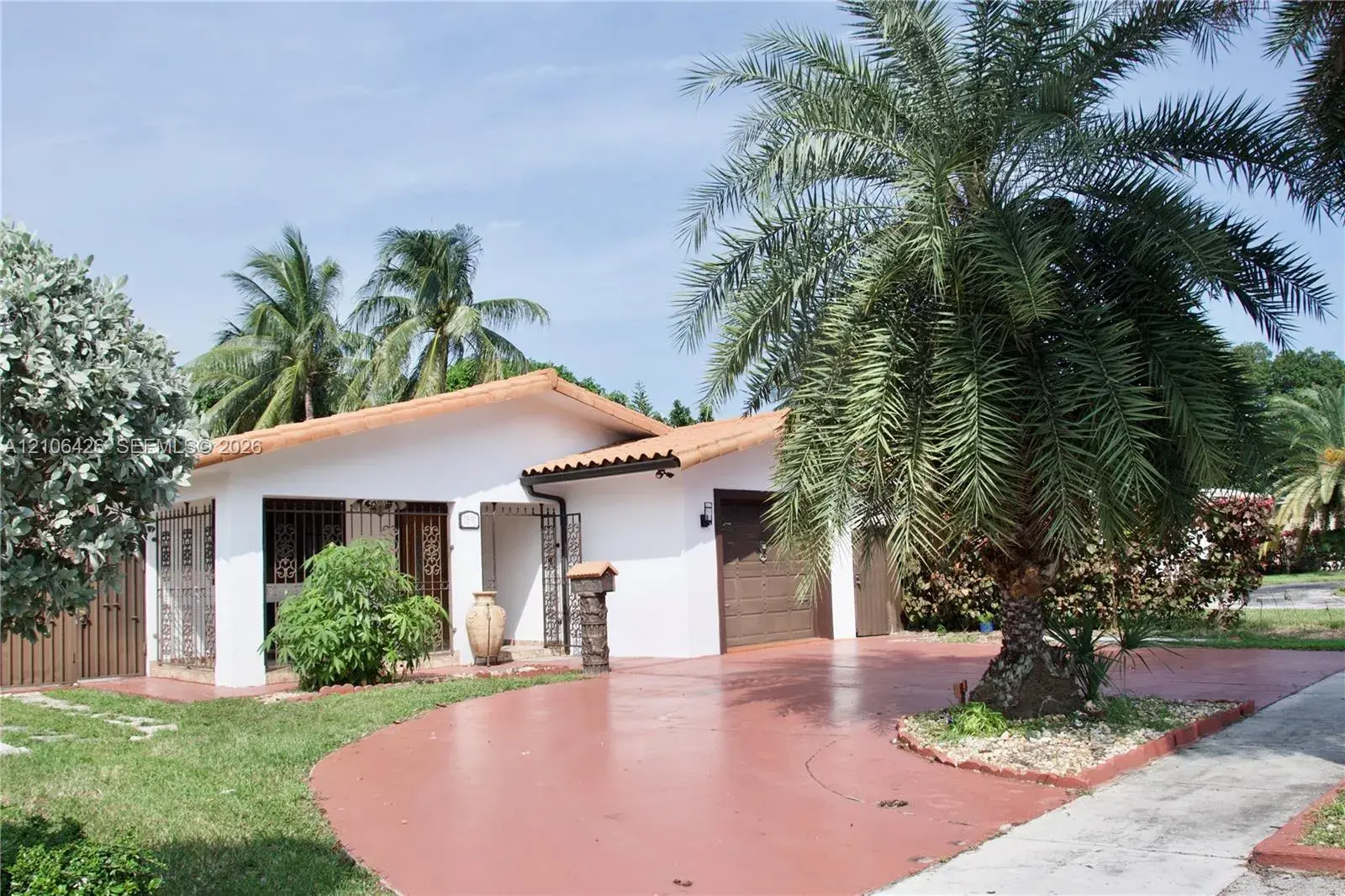 75 W 50th St, Hialeah FL 33012