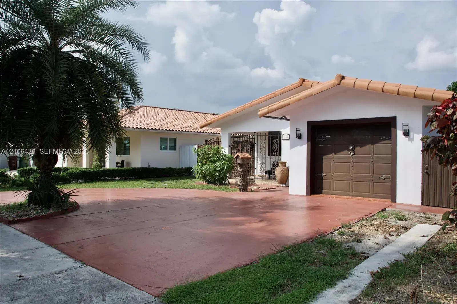75 W 50th St, Hialeah FL 33012