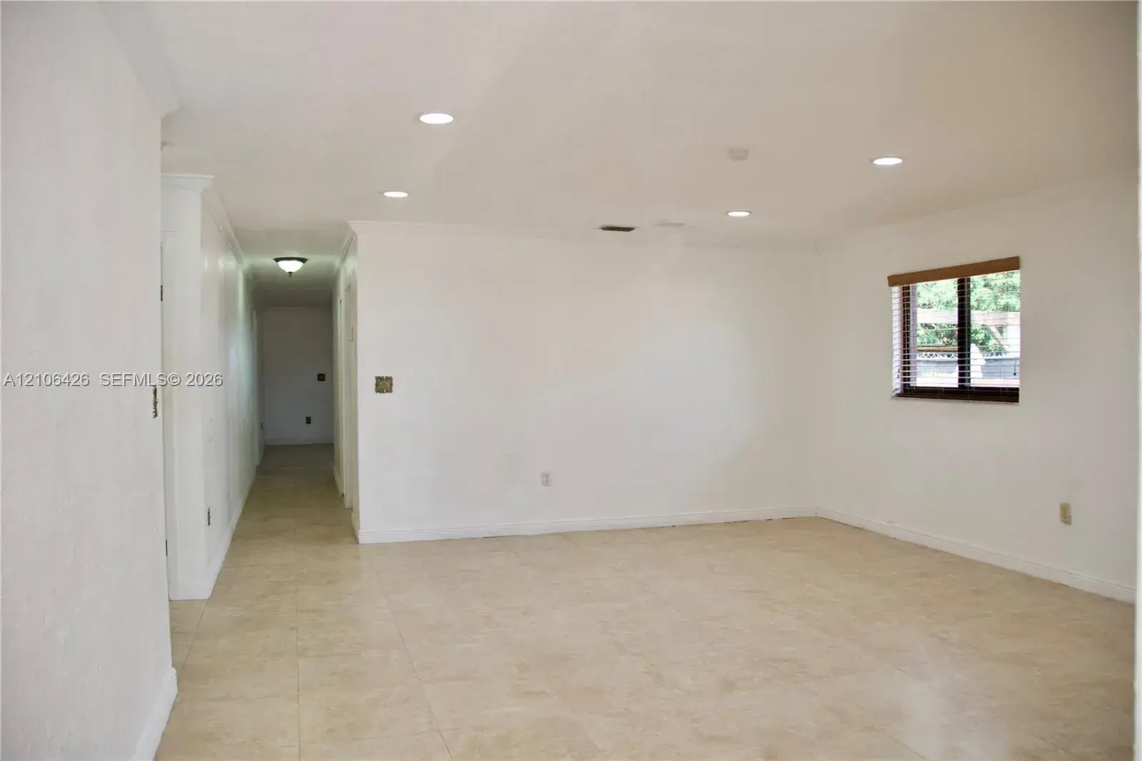75 W 50th St, Hialeah FL 33012