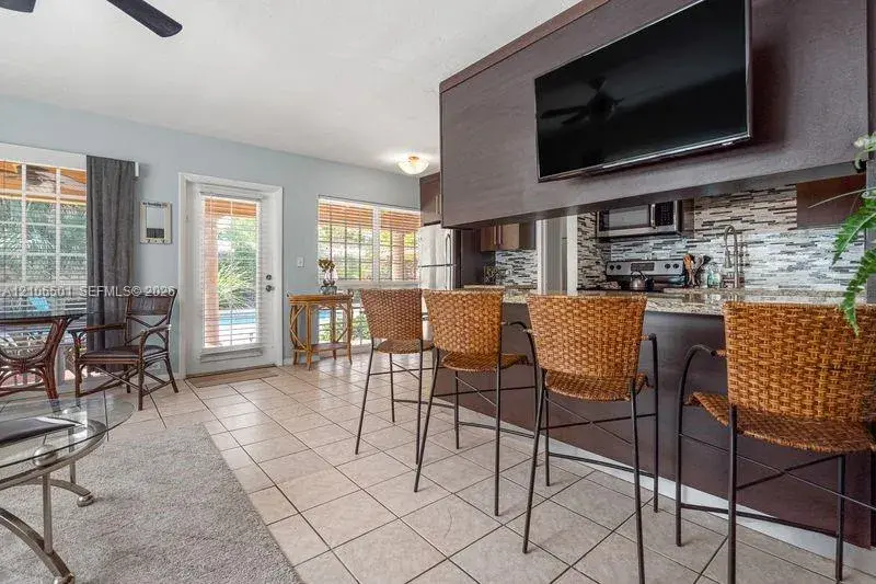 2033 NE 33rd Ave # 3, Fort Lauderdale FL 33305