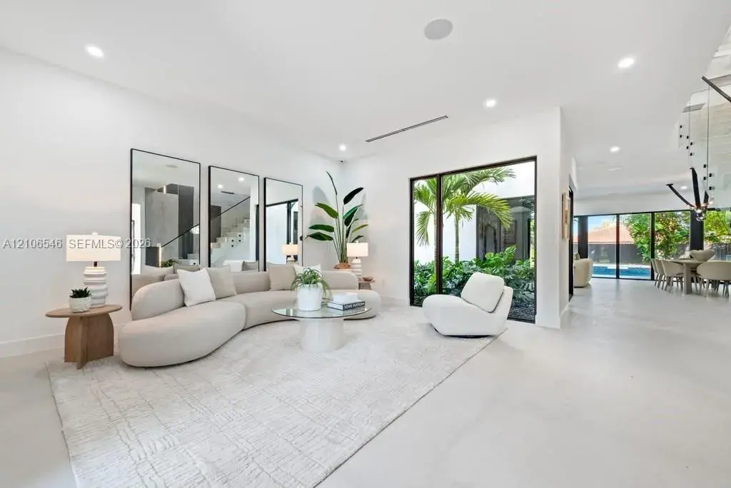6335 SW 34th St, Miami FL 33155