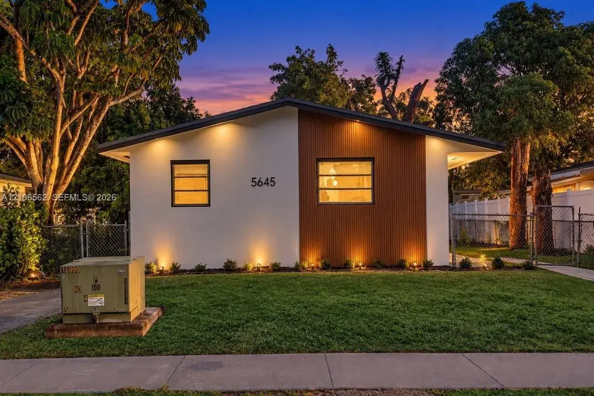 3 bedroom 2 bath Residential for sale at 5645 SW 39th St, West Park FL 33023