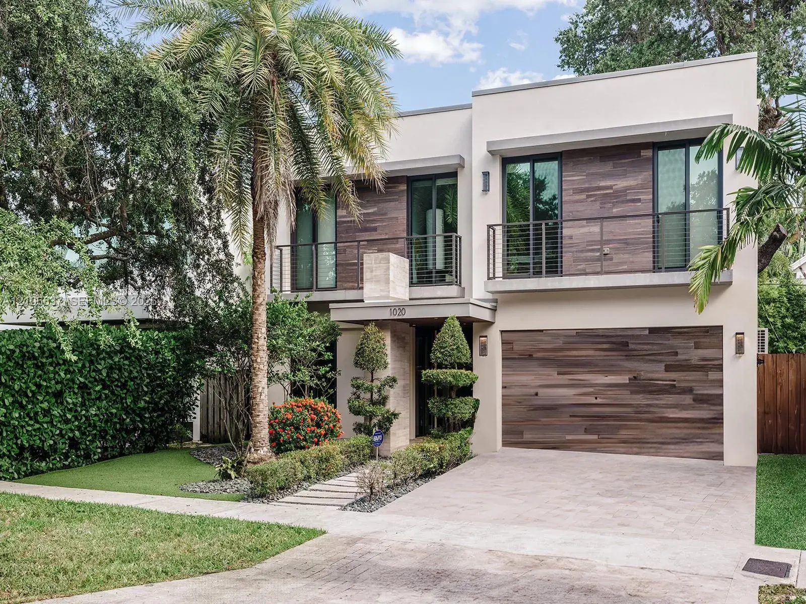4 bedroom 4 bath Residential for sale at 1020 SE 5th Ct, Fort Lauderdale FL 33301