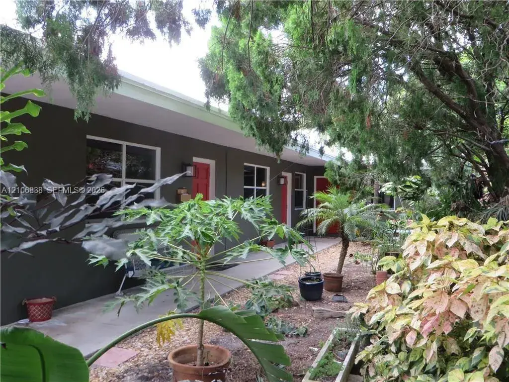 2 bedroom 2 bath Residential Lease for rent at 207 NE 16th St # 1, Fort Lauderdale FL 33304