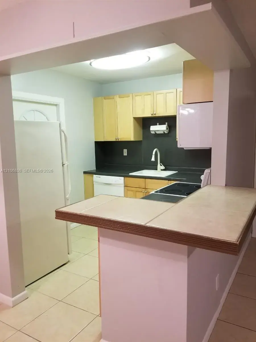 207 NE 16th St # 1, Fort Lauderdale FL 33304