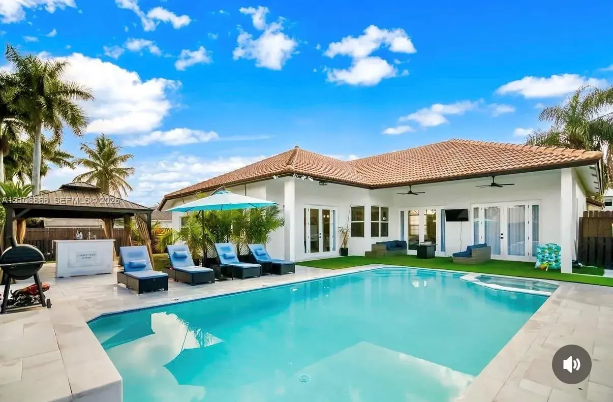 11781 NW 26th St, Plantation FL 33323