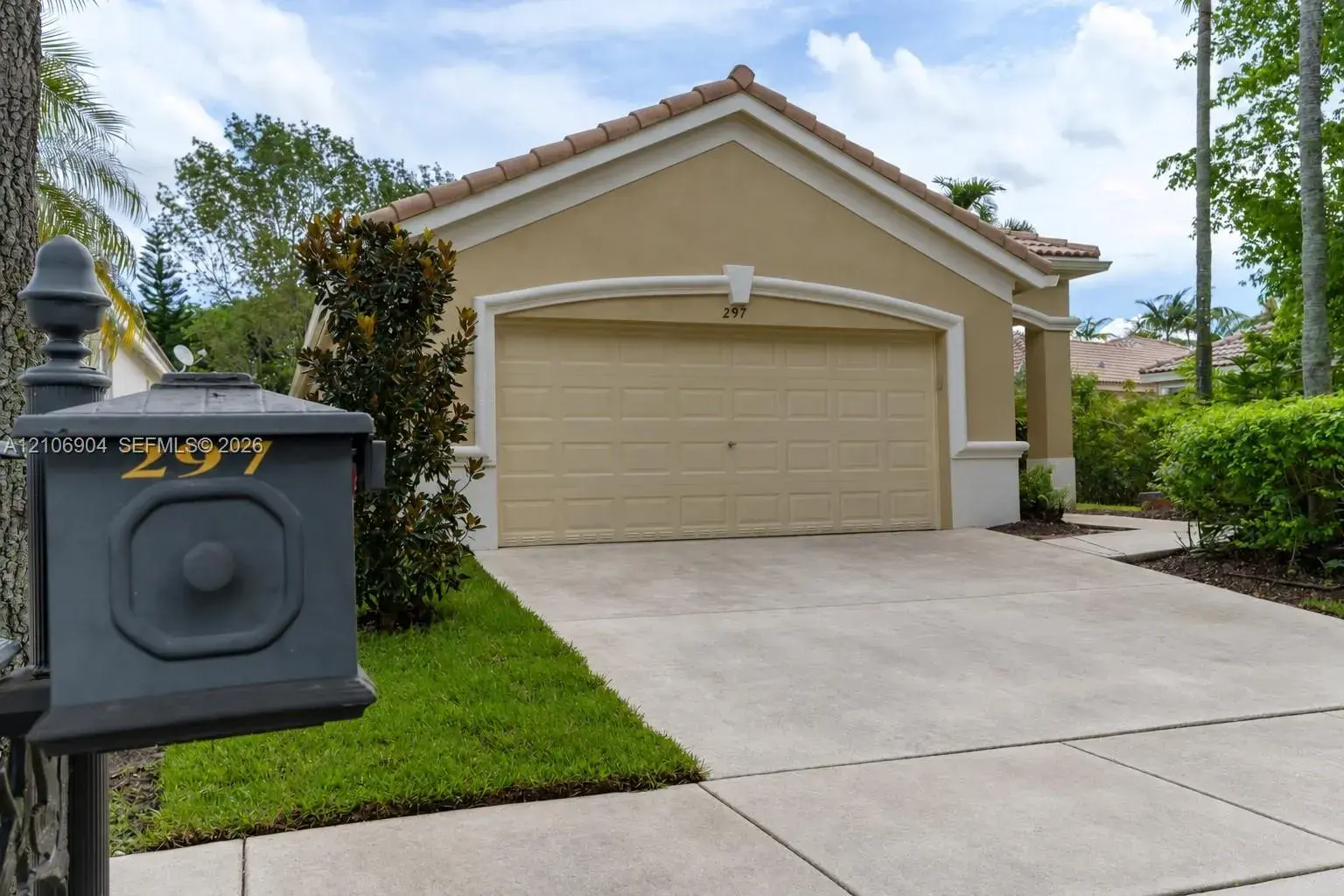 3 bedroom 2 bath Residential for sale at 297 Conservation Dr, Weston FL 33327