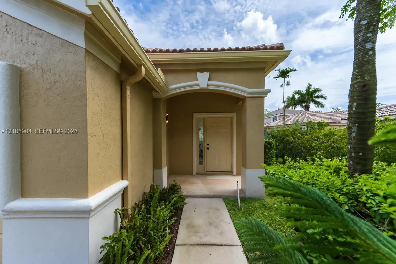 297 Conservation Dr, Weston FL 33327