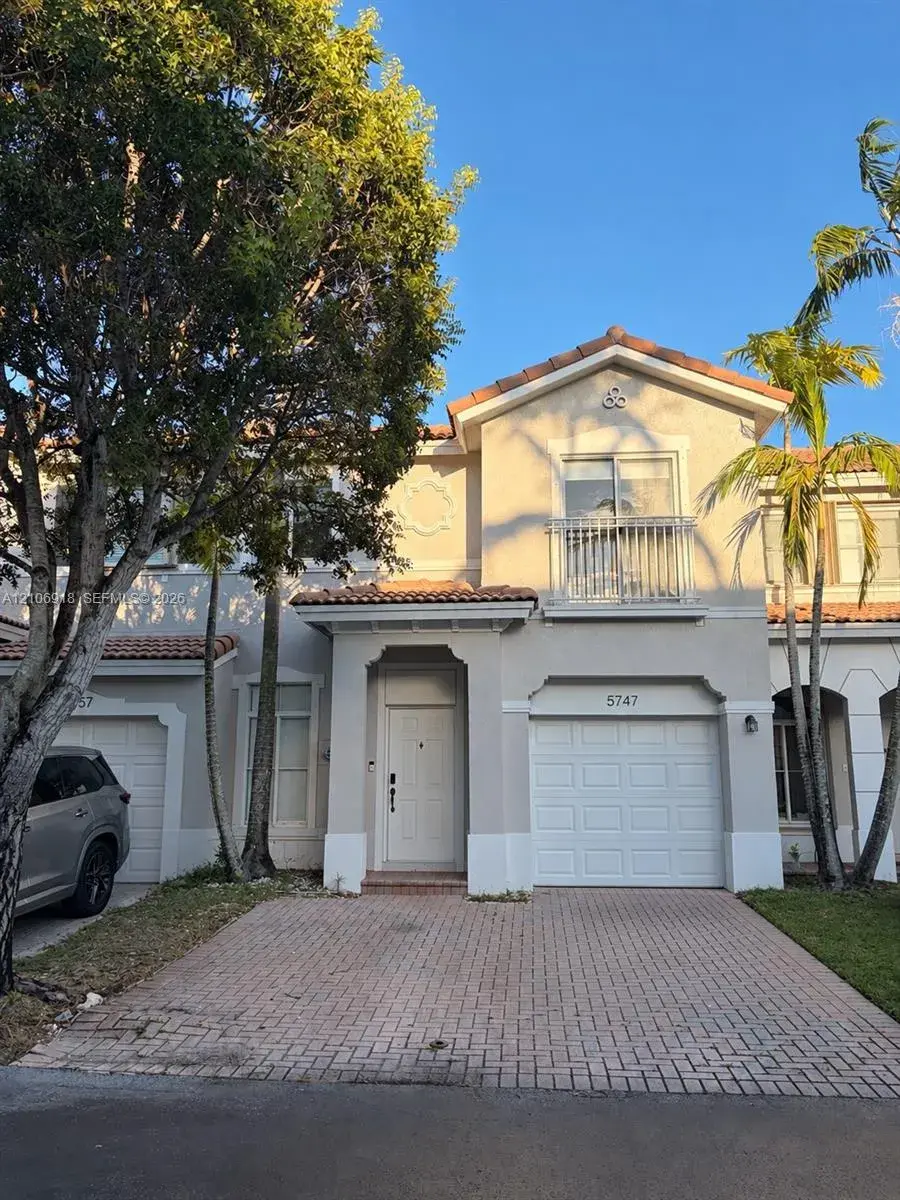 5747 NW 113th Ave, Doral FL 33178