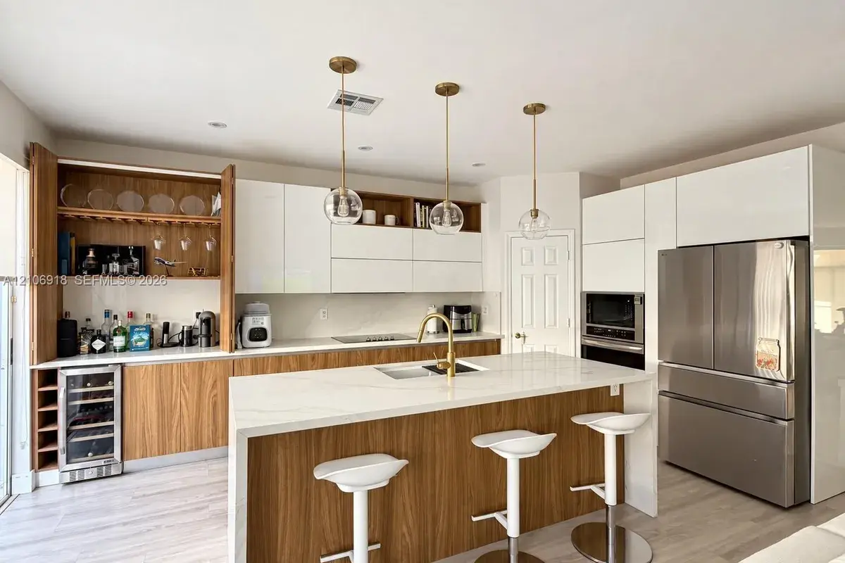 5747 NW 113th Ave, Doral FL 33178