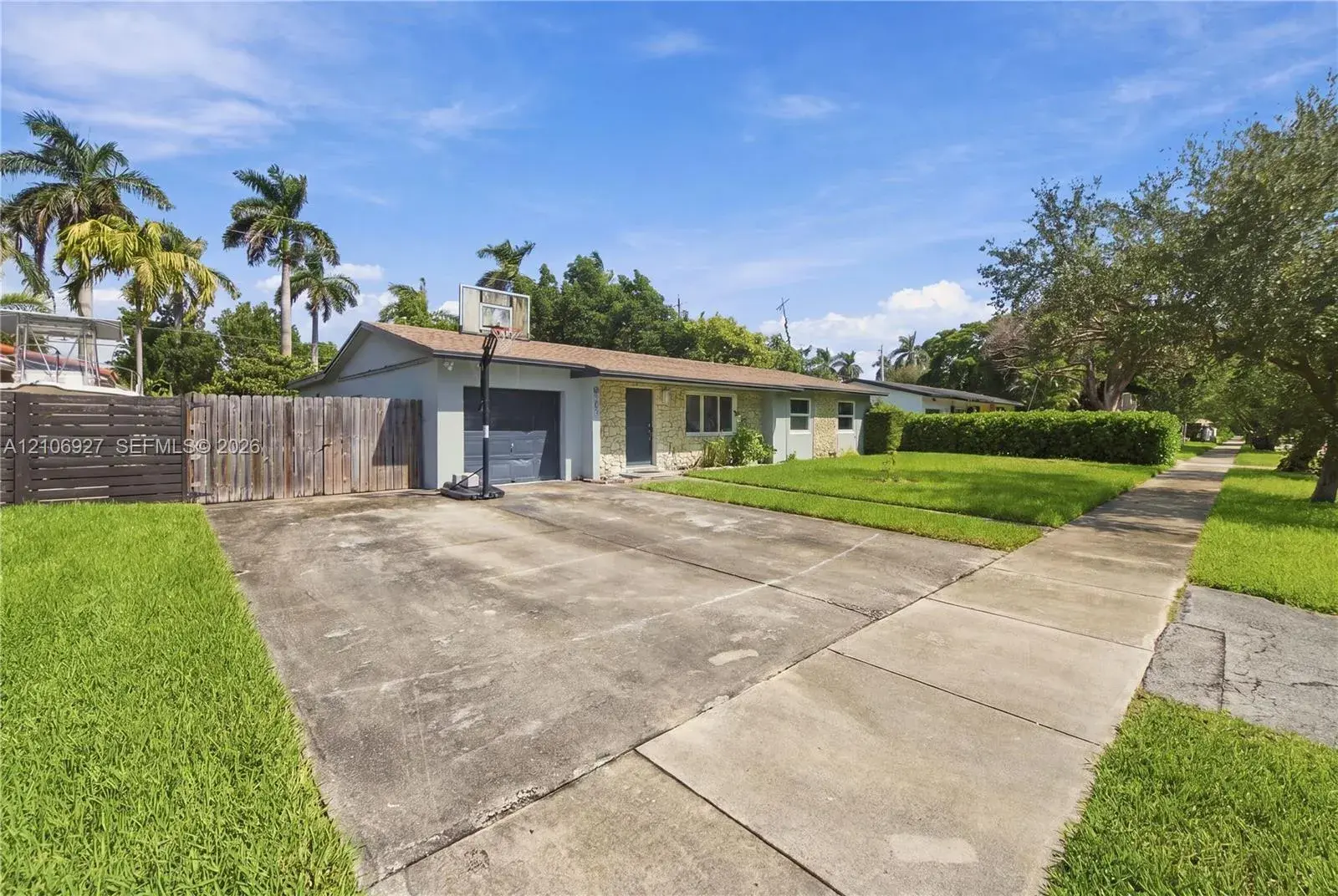 9121 SW 184th Ter, Cutler Bay FL 33157