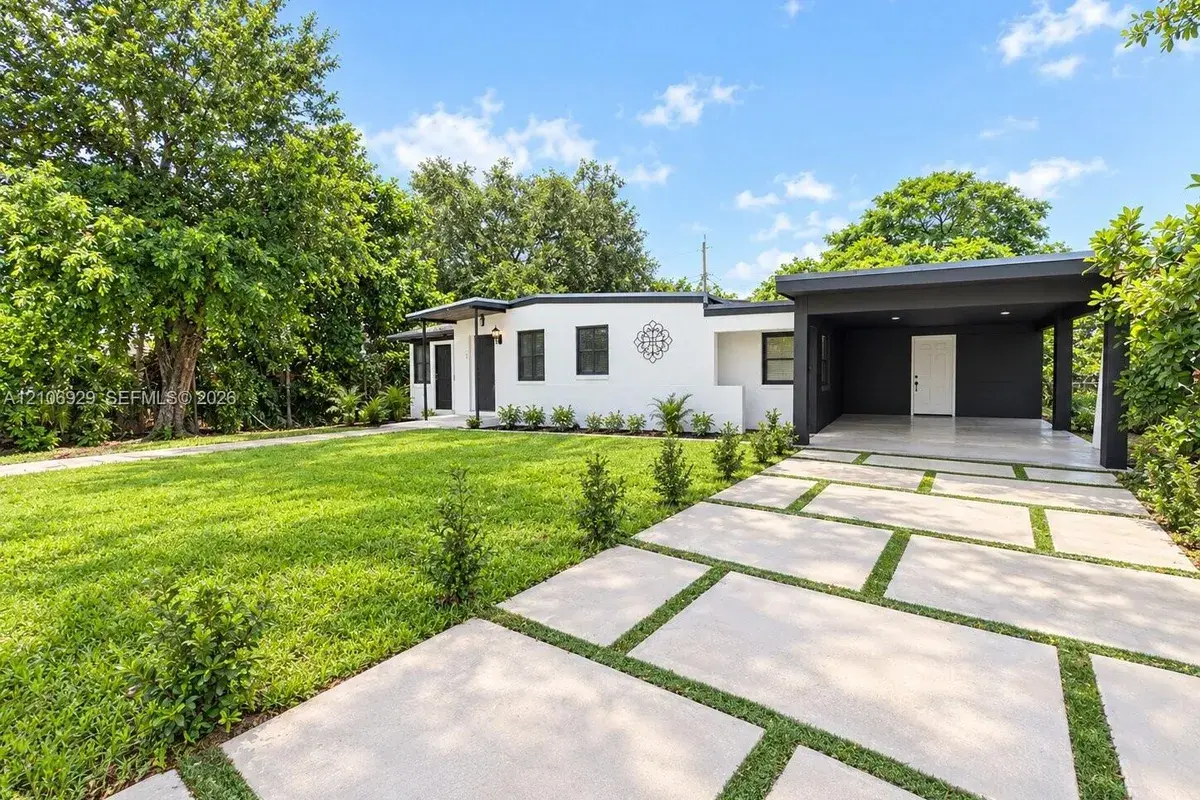 12700 Wood St, Miami FL 33167