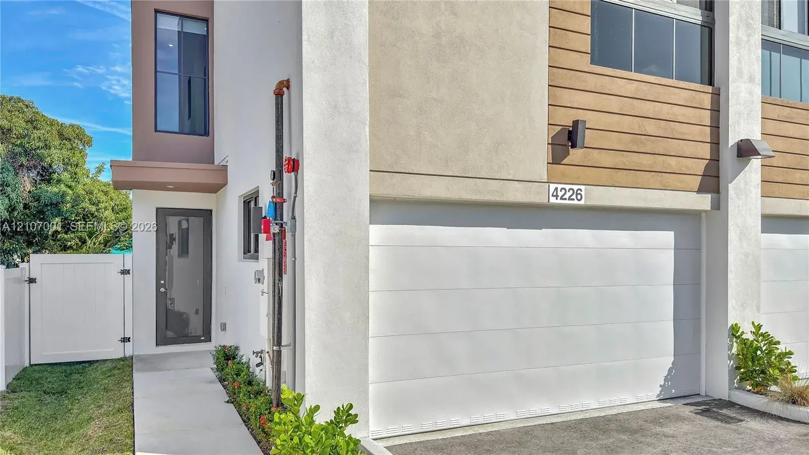 3 bedroom 2 bath Residential for sale at 4226 NE 7th Ter # 1, Oakland Park FL 33334