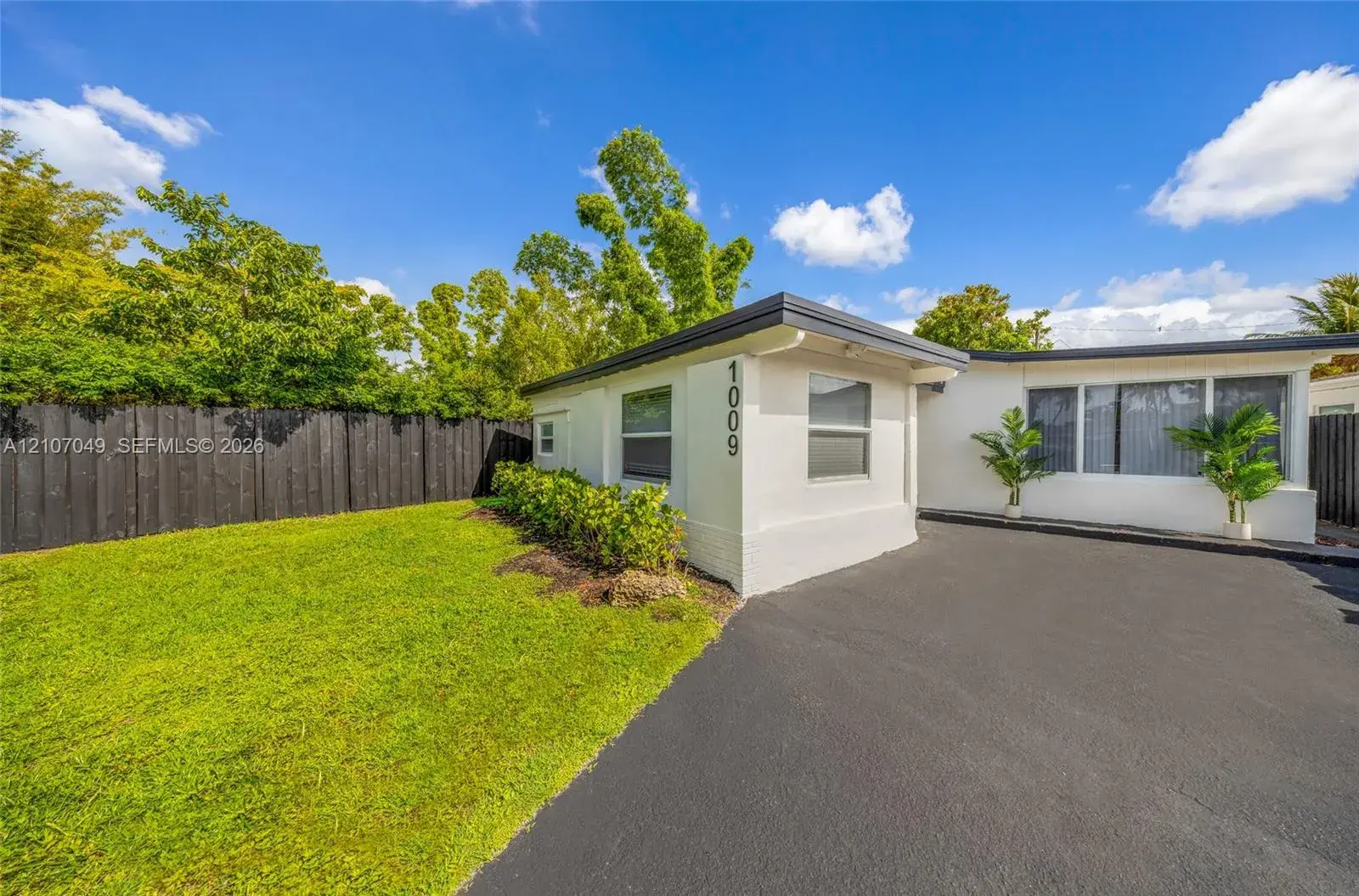 3 bedroom 2 bath Residential for sale at 1009 NE 18th St, Fort Lauderdale FL 33305