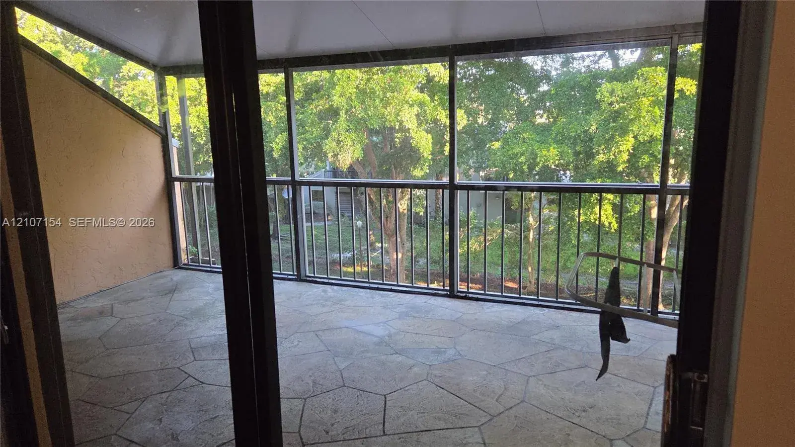 2 bedroom 2 bath Residential for sale at 450 Commodore Dr # 311, Plantation FL 33325