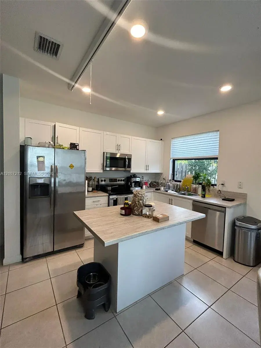 613 NE 208th Ter # 613, Miami FL 33179