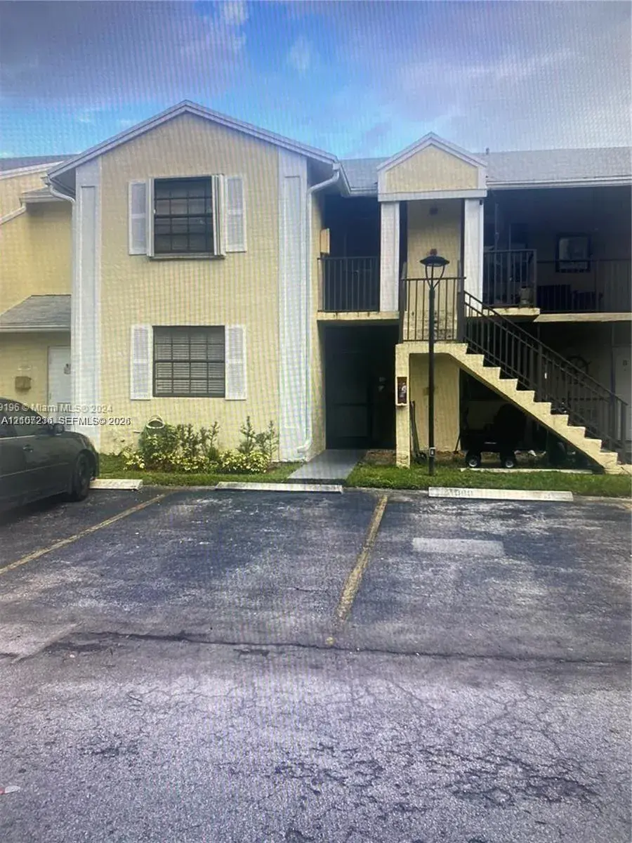 2 bedroom 1 bath Residential for sale at 980 Constitution Dr # 980C, Homestead FL 33034