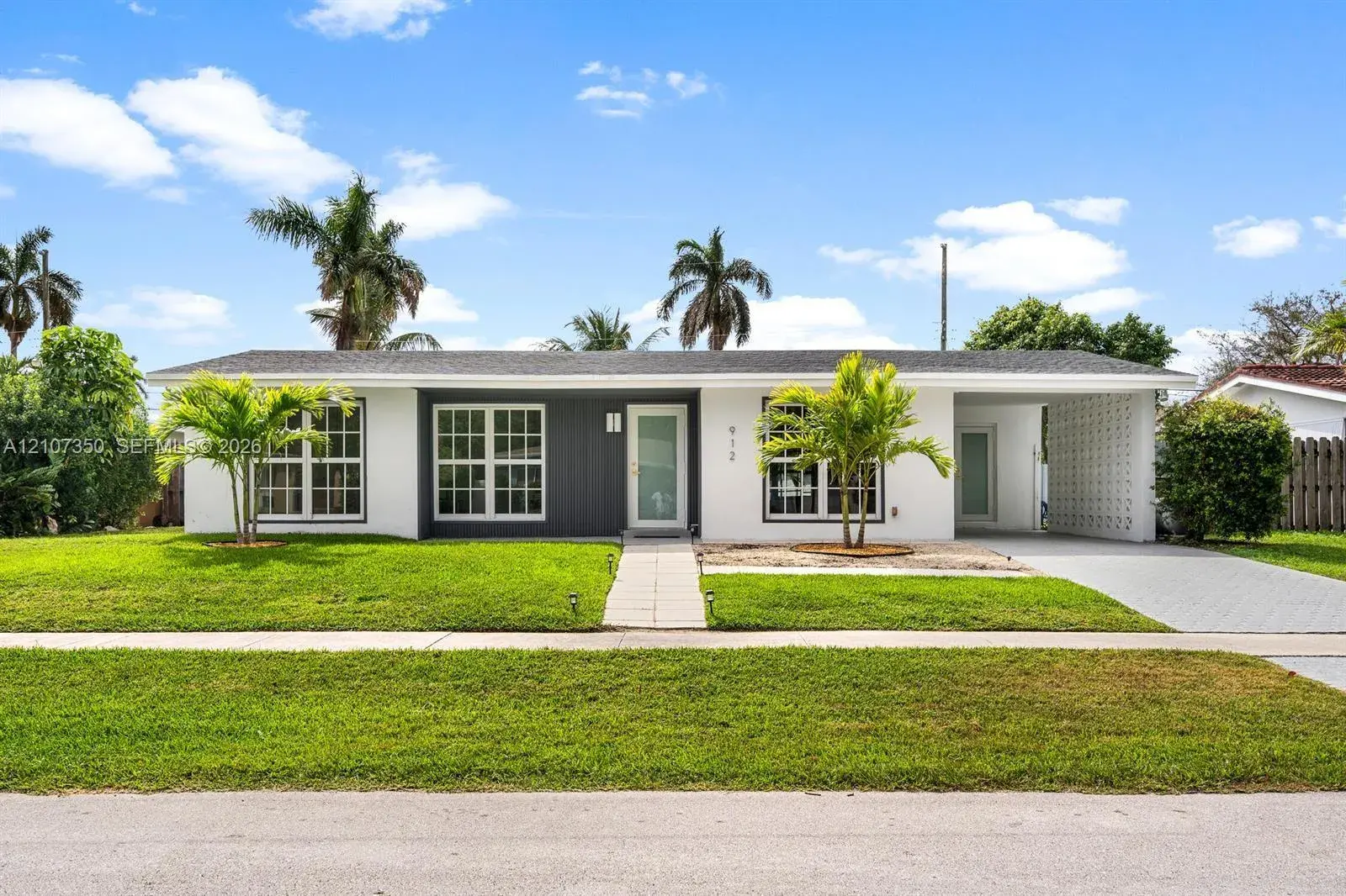 912 SE 16th Pl, Deerfield Beach FL 33441
