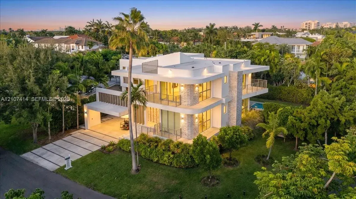 315 Cypress Dr, Key Biscayne FL 33149