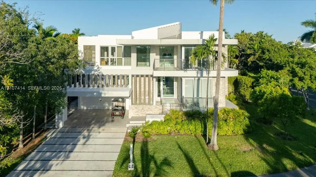 315 Cypress Dr, Key Biscayne FL 33149