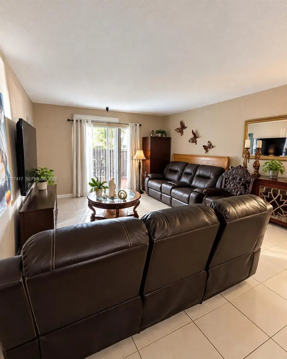 2 bedroom 2 bath Residential for sale at 10740 N Kendall Dr # L9, Miami FL 33176