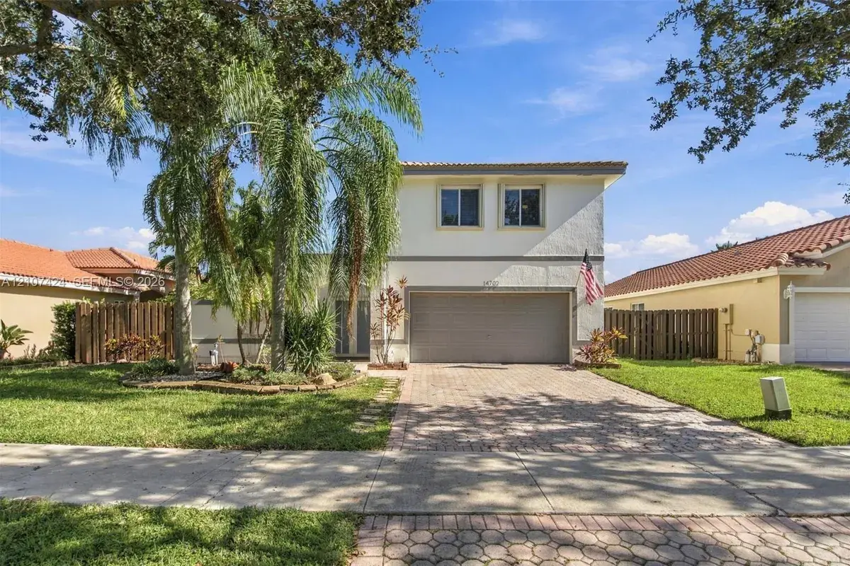 14702 Vista Luna Dr, Davie FL 33325