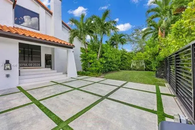 4 bedroom 3 bath Residential for sale at 11471 SW 103rd St, Miami FL 33176