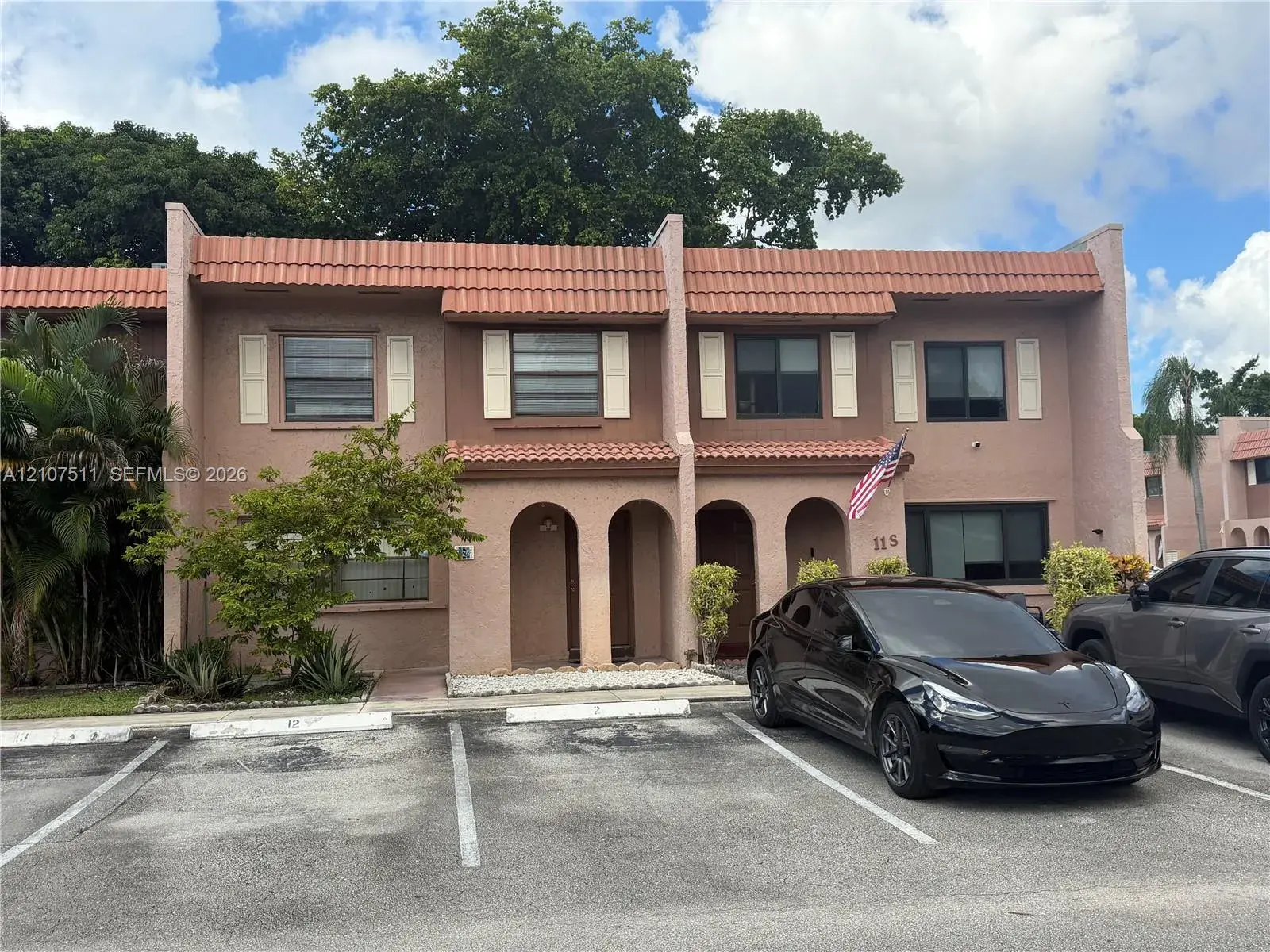 3 bedroom 2 bath Residential for sale at 12 S Valencia Dr # 4, Davie FL 33324