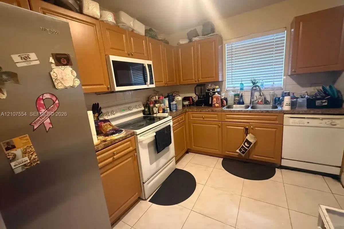 2832 Fillmore St # 15, Hollywood FL 33020