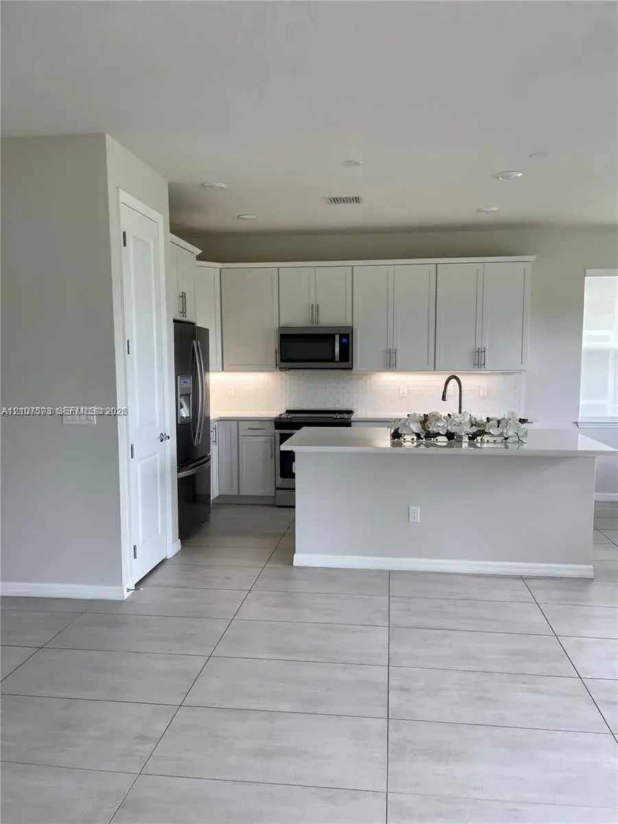 4615 Greenway Dr, Hollywood FL 33021