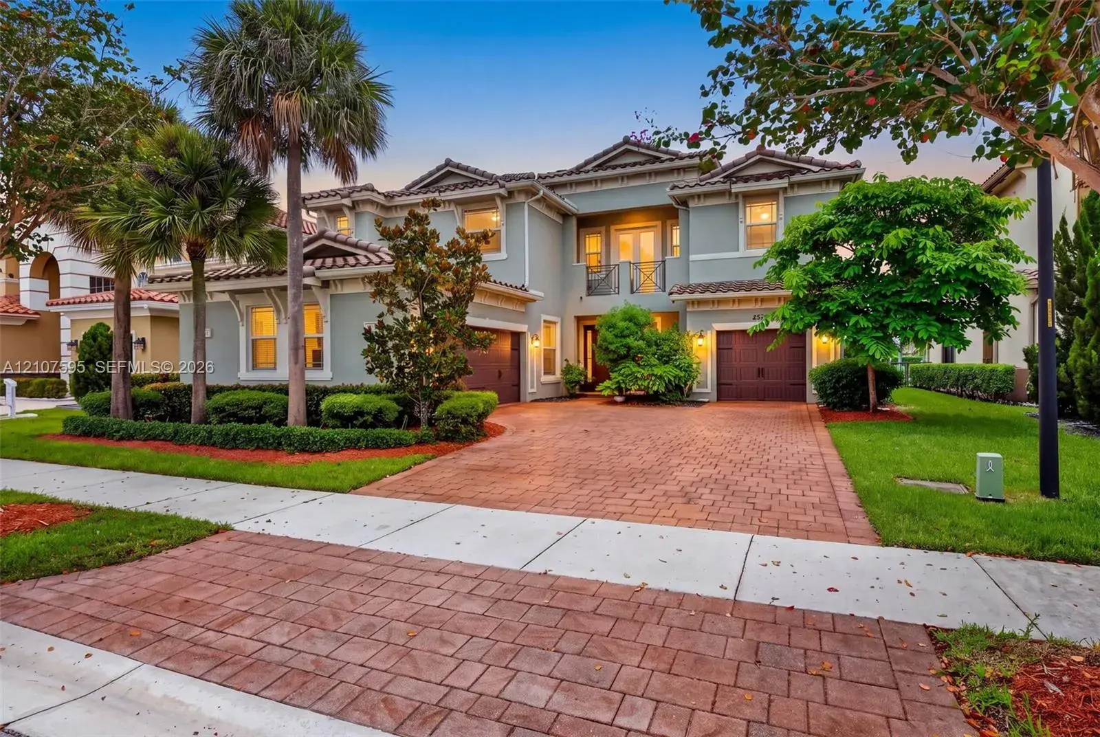 5 bedroom 4 bath Residential for sale at 8960 Lakeview Pl, Parkland FL 33076