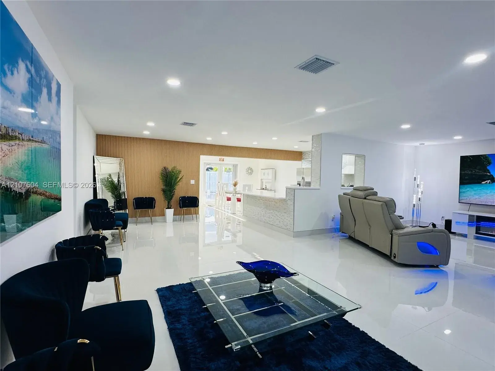 3 bedroom 4 bath Residential Lease for rent at 120 S 56th Ave, Hollywood FL 33023