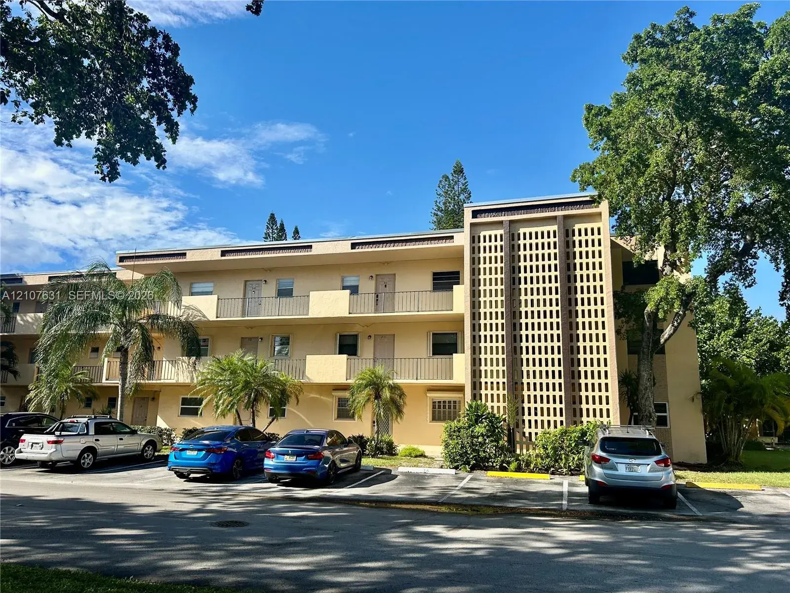 2 bedroom 2 bath Residential for sale at 151 Berkley Rd # 112, Hollywood FL 33024