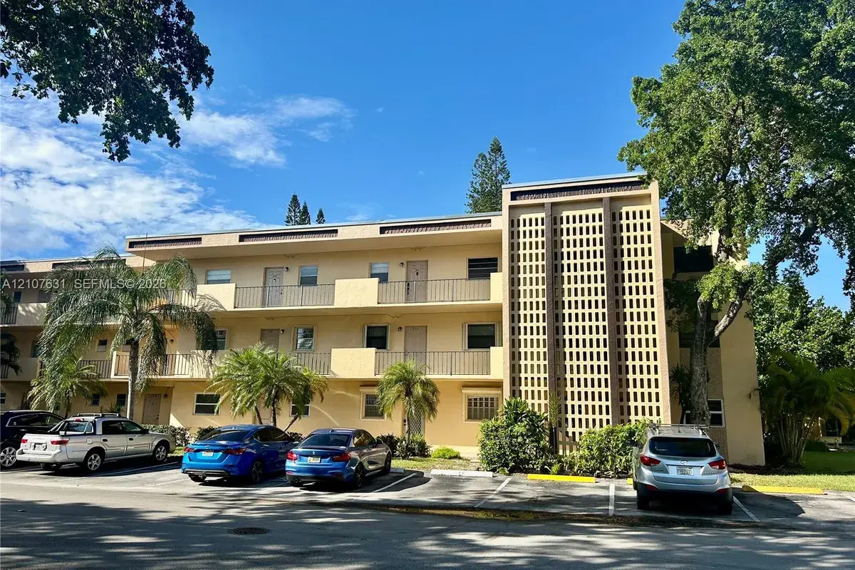 151 Berkley Rd # 112, Hollywood FL 33024