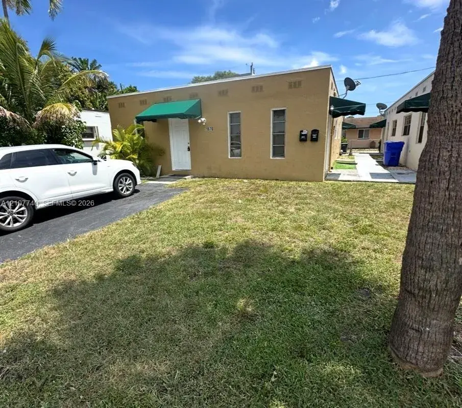 1670 Harding St, Hollywood FL 33020