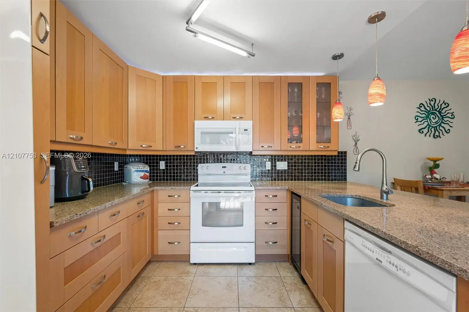 3 bedroom 2 bath Residential for sale at 920 SW 118th Ter, Davie FL 33325