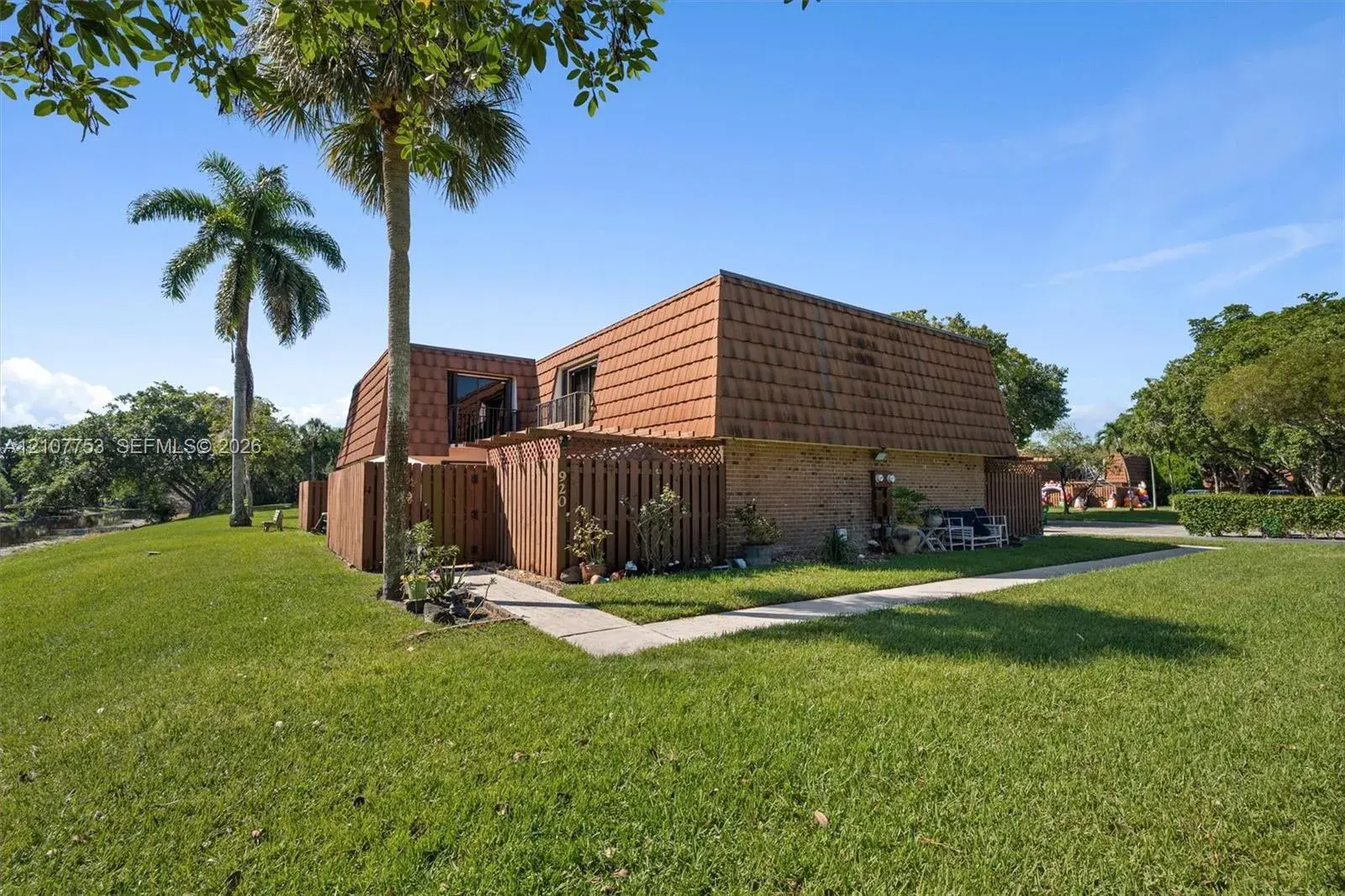 920 SW 118th Ter, Davie FL 33325