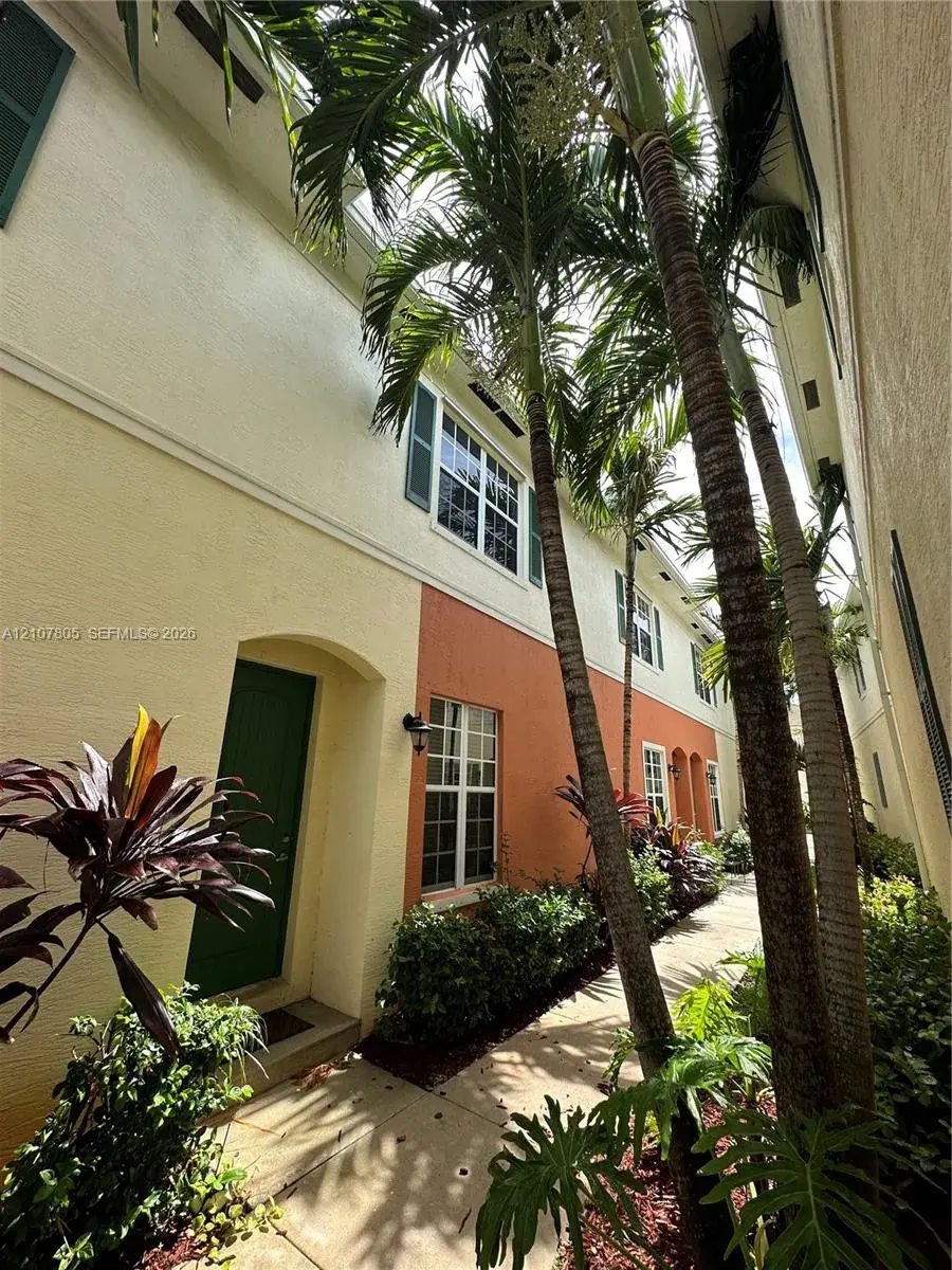 155 SW 7th Ct # 155, Pompano Beach FL 33060