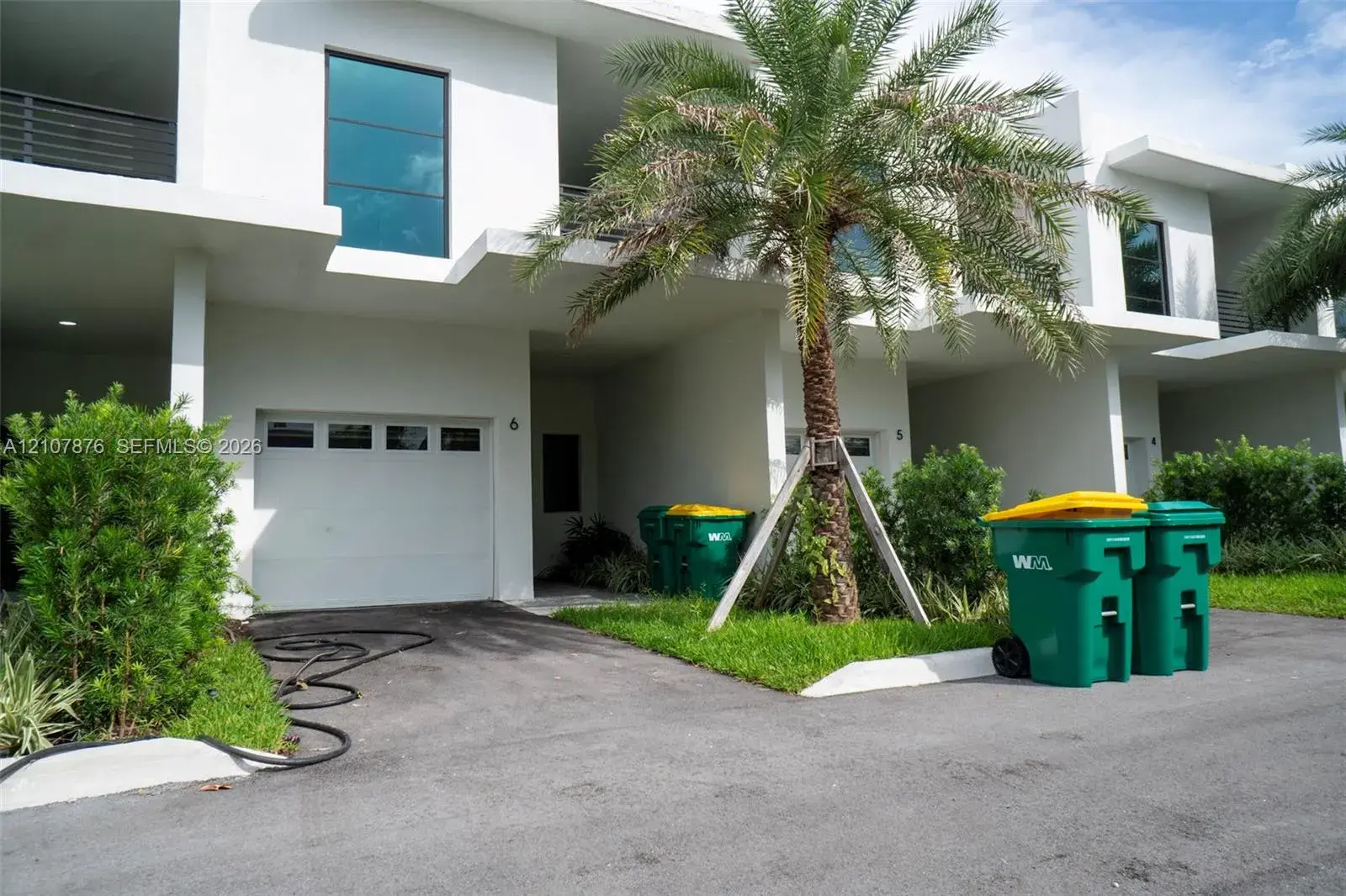 2526 Pierce St # 8, Hollywood FL 33020