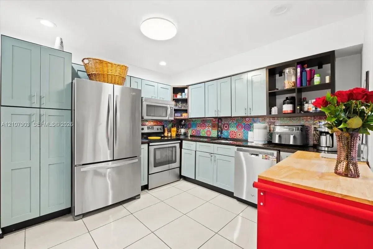 3 bedroom 2 bath Residential for sale at 924 SW 15th Ter, Fort Lauderdale FL 33312