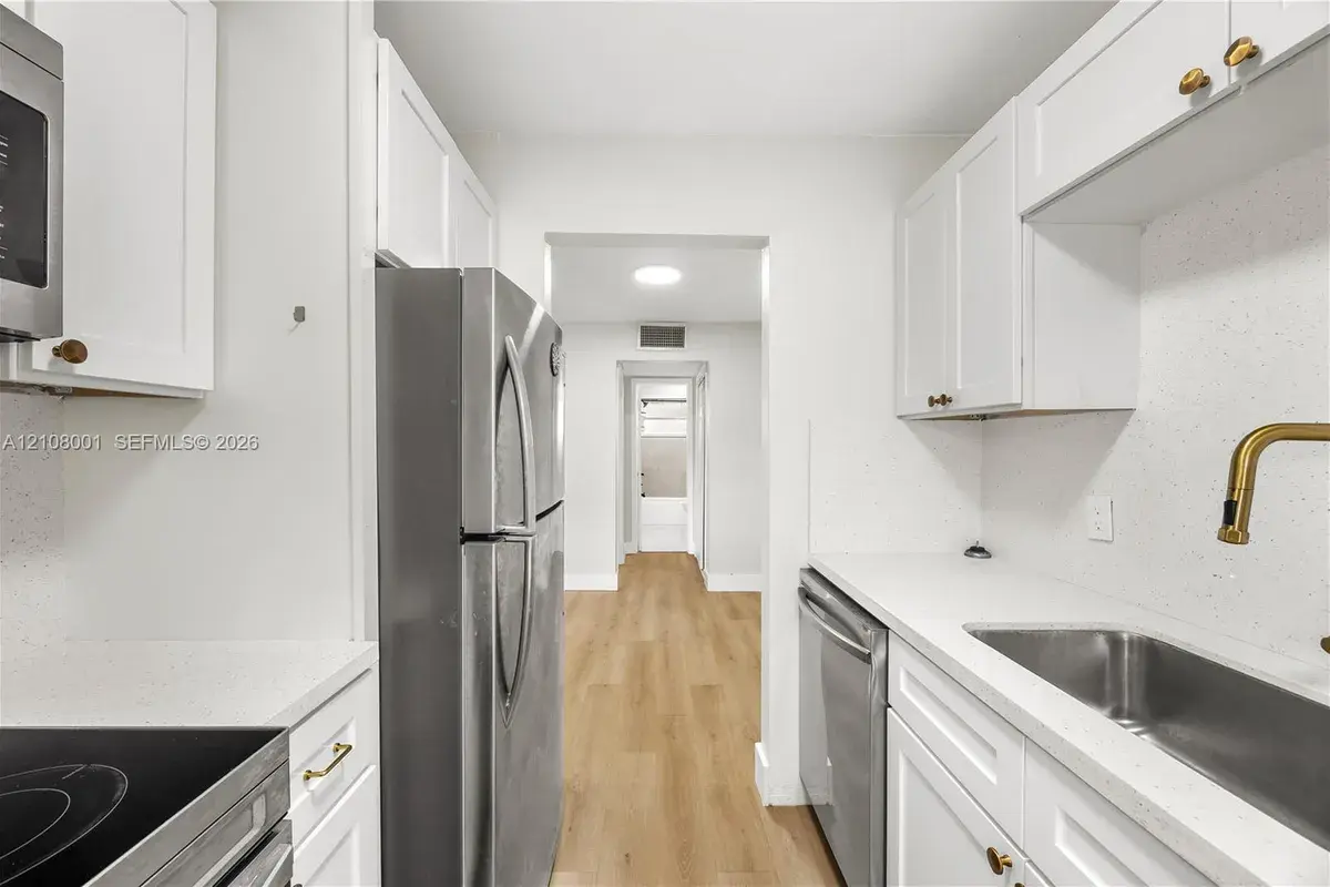 2418 Polk St # 105, Hollywood FL 33020