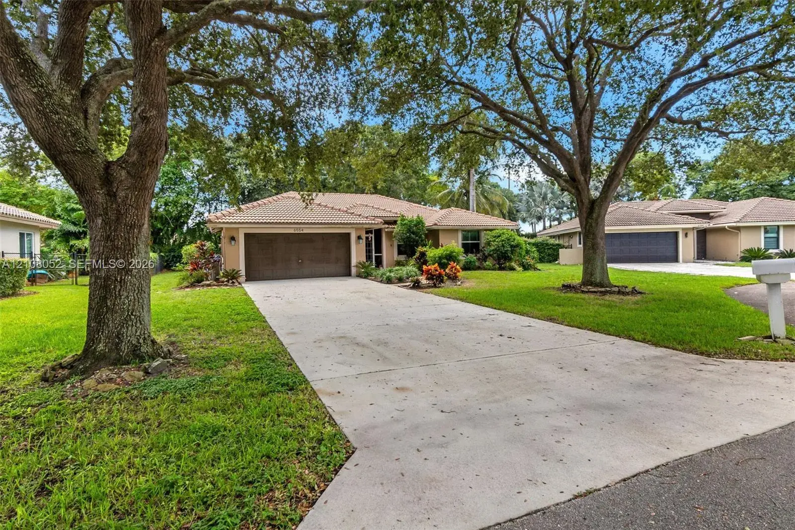3 bedroom 2 bath Residential for sale at 6554 NW 45th Way, Coconut Creek FL 33073