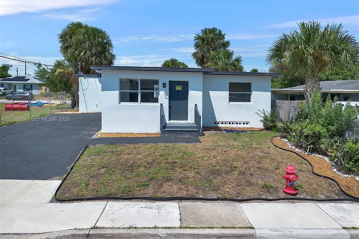 1444 W 28th St, Riviera Beach FL 33404