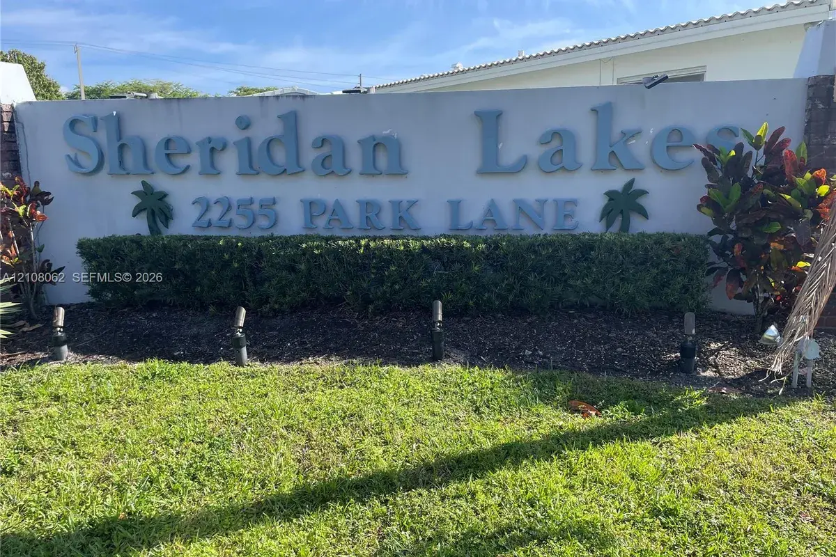 2300 Park Ln # 208, Hollywood FL 33021